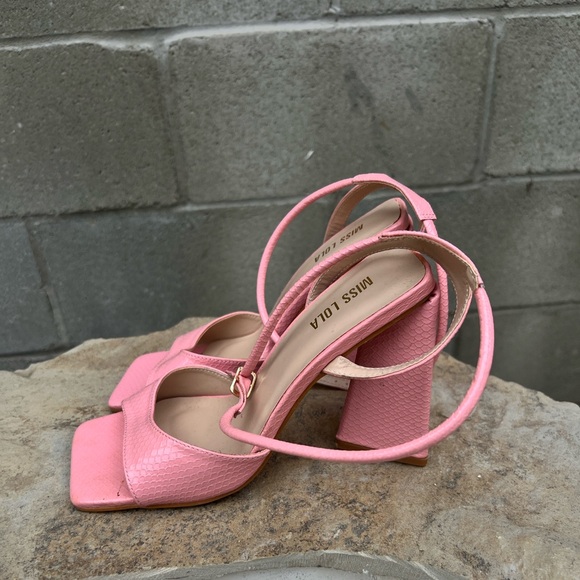 Miss Lola bubble gum pink crocodile print heel 
Size 6.5 - Picture 2 of 4